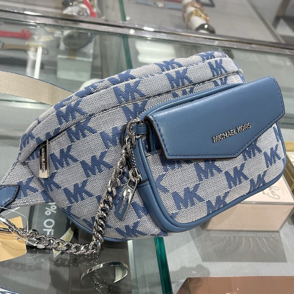 MICHAEL KORS
Maisie Large Logo 2-in-1 Sling Waist Fanny Pack Crossbody 
Denim - Picture 12 of 16